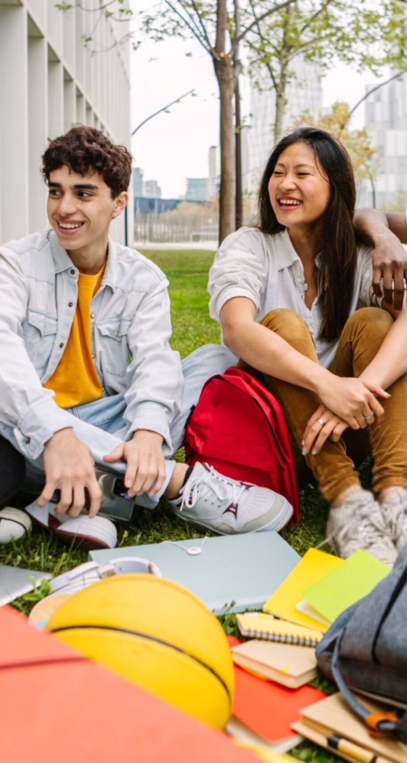 Student friendship concept with diverse classmate friends si